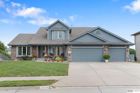 13609 S 42nd Ave, Bellevue, NE 68123