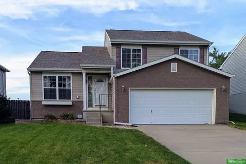 10914 Girard St, Omaha, NE 68142