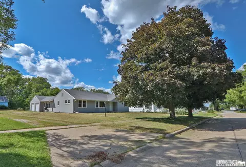 204 Cedar St, Talmage, NE 68448