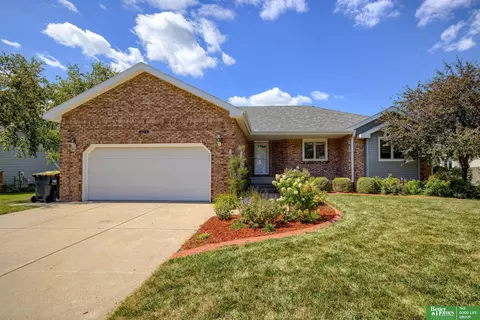 6723 S 41st St, Lincoln, NE 68516