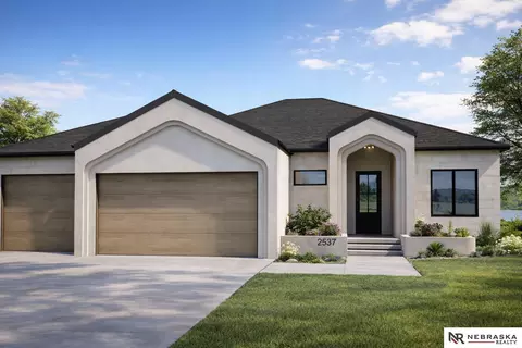 2537 S 102nd St, Lincoln, NE 68520