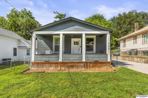 232 Mcgee Ave, Council Bluffs, IA 51503