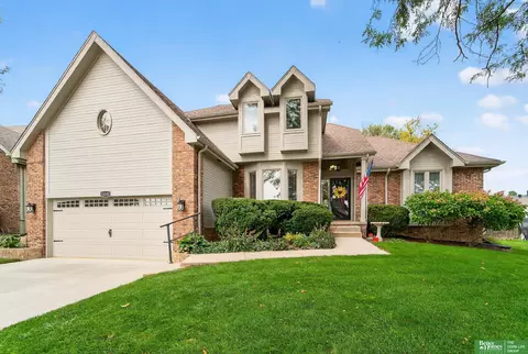 15362 Grant St, Omaha, NE 68116