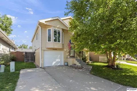 7636 Serum Ave, Ralston, NE 68127