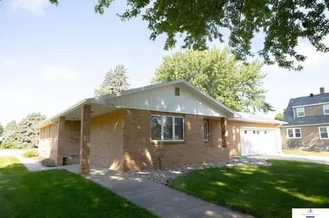 834 N 3rd St, Hampton, NE 68843 photo 3