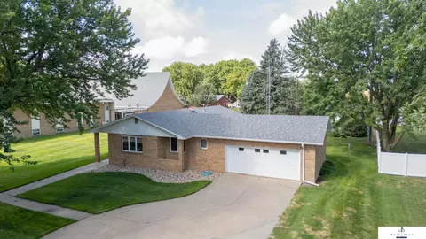 834 N 3rd St, Hampton, NE 68843