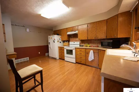 834 N 3rd St, Hampton, NE 68843 photo 25