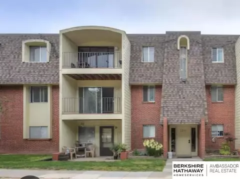 1231 S 121 Plz #312, Omaha, NE 68144