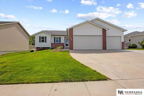 1863 Kennedy Dr, Lincoln, NE 68521
