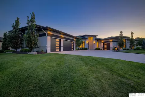 1510 S 218 St, Elkhorn, NE 68022