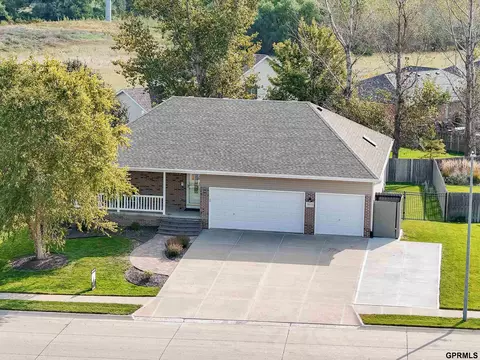 10419 N 150 St, Bennington, NE 68007