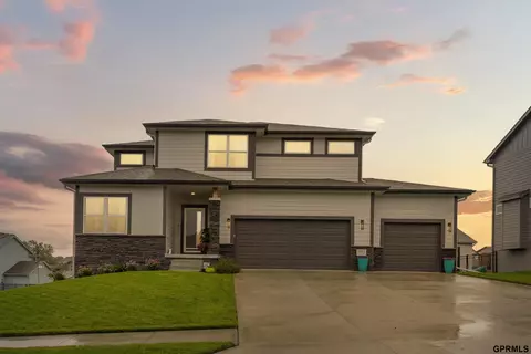 9703 S 184 St, Omaha, NE 68136