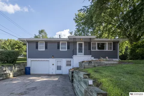 306 W 3rd St, Louisville, NE 68037