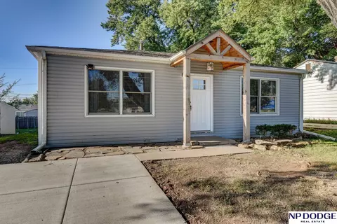 6617 Grover St, Omaha, NE 68106