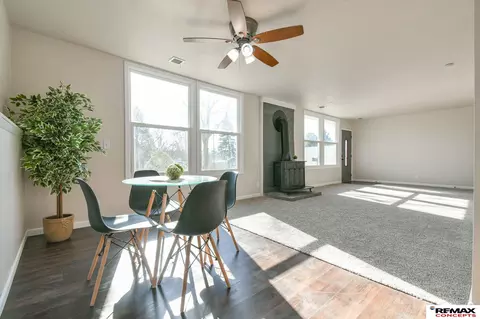 8072 Grand Ave, Omaha, NE 68134
