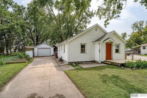 217 W Charles St, Valley, NE 68064