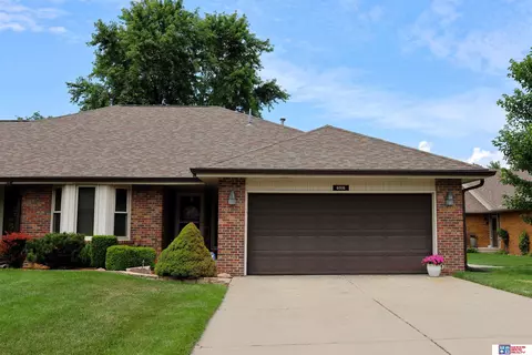 6916 Old Post Pl, Lincoln, NE 68506