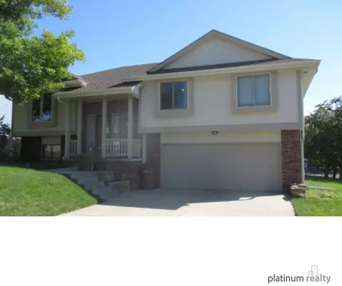 9903 S 10 St, Bellevue, NE 68123