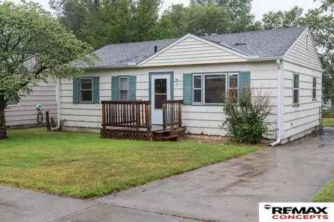 2519 S 53rd St, Lincoln, NE 68506