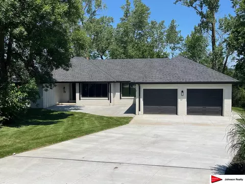 11228 N 61 Cir, Omaha, NE 68152