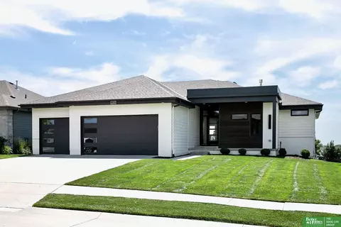 4426 S 220th St, Elkhorn, NE 68022