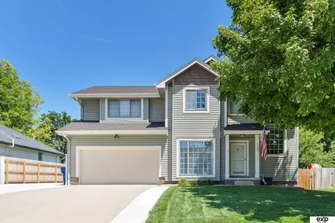 1912 Franklin Dr, Papillion, NE 68133