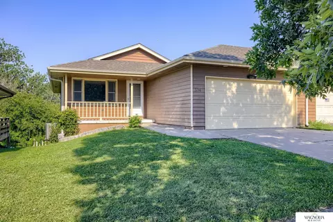 3241 Mickaela Dr, Lincoln, NE 68521