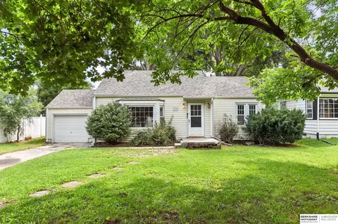 7205 Minne Lusa Blvd, Omaha, NE 68112