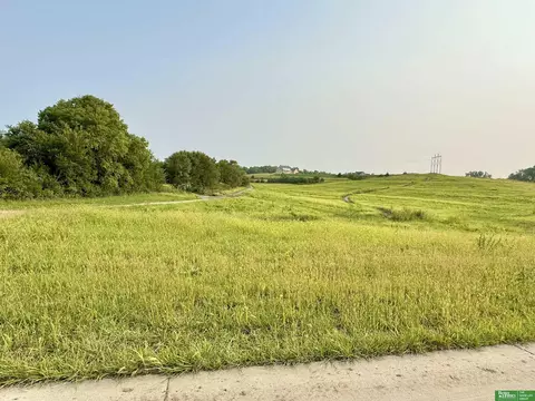 22517 S 225th St, Gretna, NE 68028