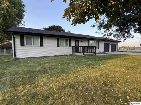 1025 20th St, Fairbury, NE 68352