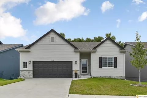 8012 N 86 Ave, Omaha, NE 68122