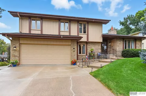 836 S 123rd St, Omaha, NE 68154
