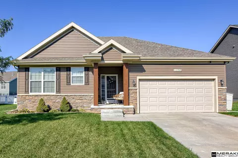 11258 S 114th Ave, Papillion, NE 68046