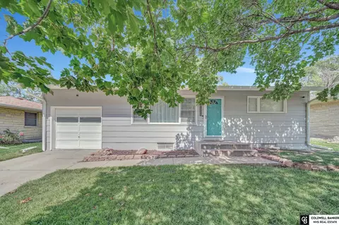 1924 Connie Rd, Lincoln, NE 68502