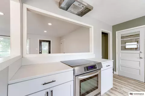 Kitchen - 1219 Robin Dr, Bellevue, NE 68005 photo 4 of 5