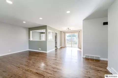 Living - 1219 Robin Dr, Bellevue, NE 68005 photo 4 of 6