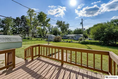Exterior - 1219 Robin Dr, Bellevue, NE 68005 photo 4 of 5