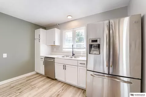 Kitchen - 1219 Robin Dr, Bellevue, NE 68005 photo 2 of 5