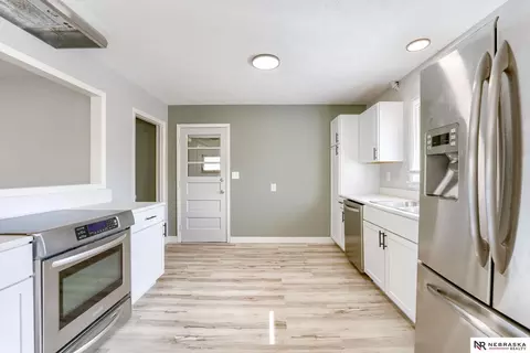 Kitchen - 1219 Robin Dr, Bellevue, NE 68005 photo 3 of 5