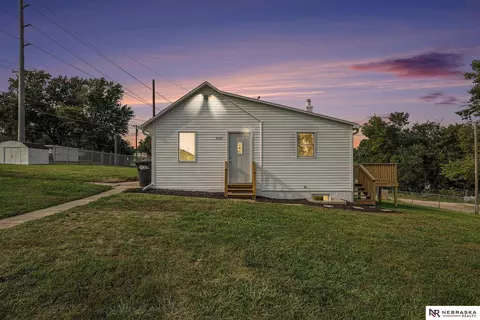 4128 S 35th St, Omaha, NE 68107