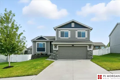 16619 Hanover St, Bennington, NE 68007
