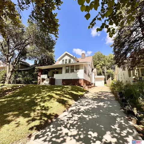 3034 Lincoln Blvd, Omaha, NE 68131