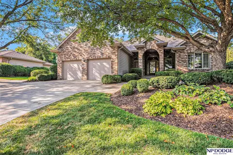 12718 Davenport Plz, Omaha, NE 68154