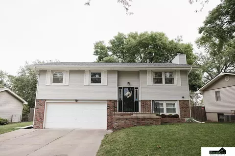3810 Wildbriar Ln, Lincoln, NE 68516