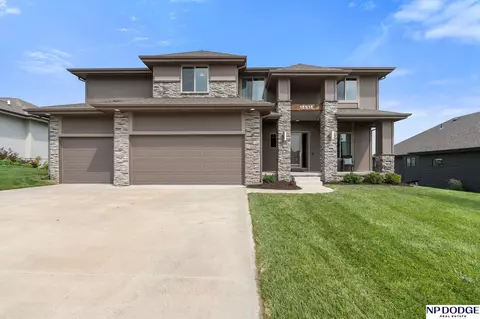 18918 Boyd St, Elkhorn, NE 68022
