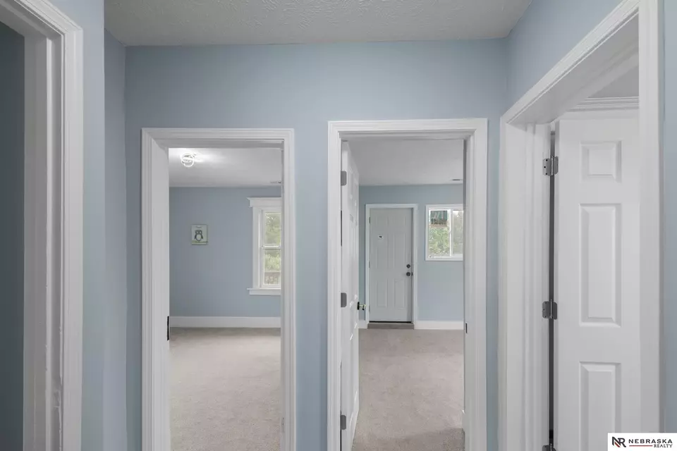 Entry Way - 2306 Ogden St, Omaha, NE 68110 photo 6 of 11