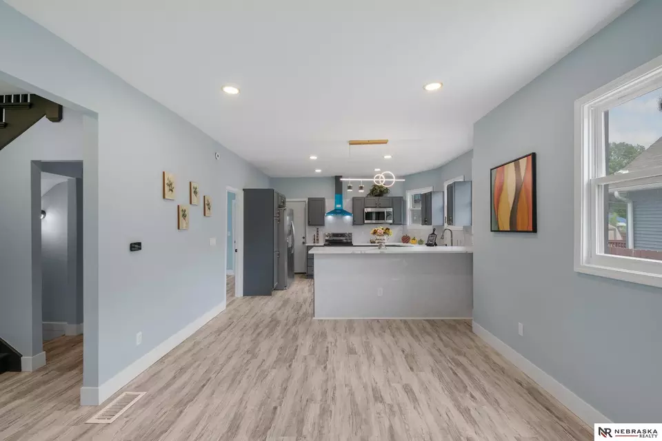 Entry Way - 2306 Ogden St, Omaha, NE 68110 photo 11 of 11