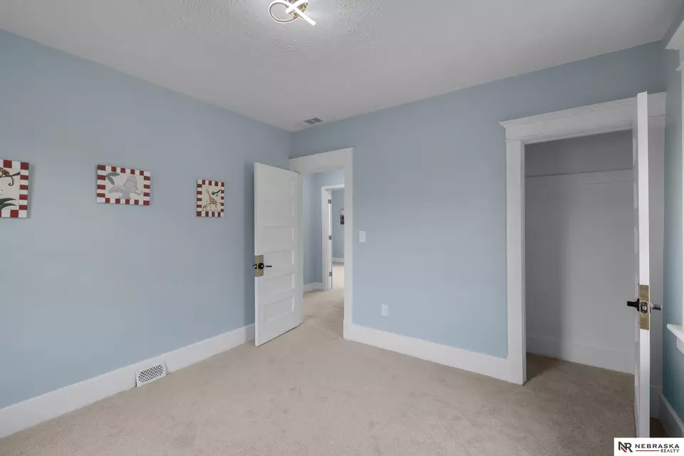 Bedroom - 2306 Ogden St, Omaha, NE 68110 photo 10 of 10