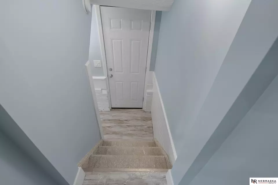 Entry Way - 2306 Ogden St, Omaha, NE 68110 photo 7 of 11
