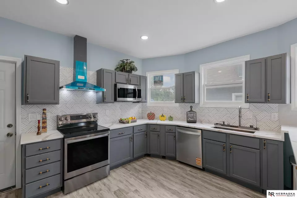 Kitchen - 2306 Ogden St, Omaha, NE 68110 photo 1 of 6